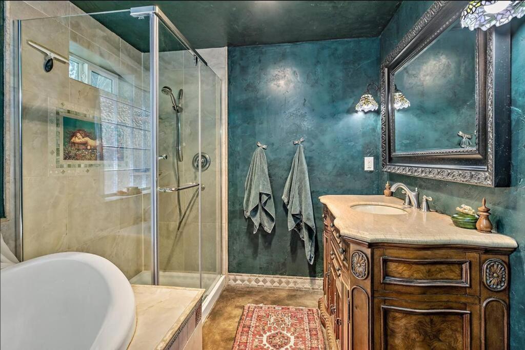 European Style Straw Bale Retreat Villa Ashland Bagian luar foto