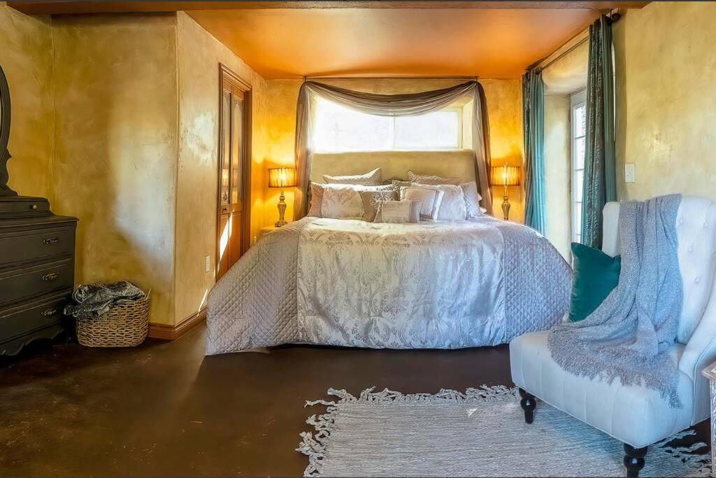 European Style Straw Bale Retreat Villa Ashland Bagian luar foto